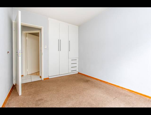 1 BEDROOM APARTMENT TO LET IN RADIOKOP